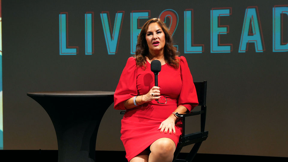 Stephanie Puryear Helling - Live2Lead Host